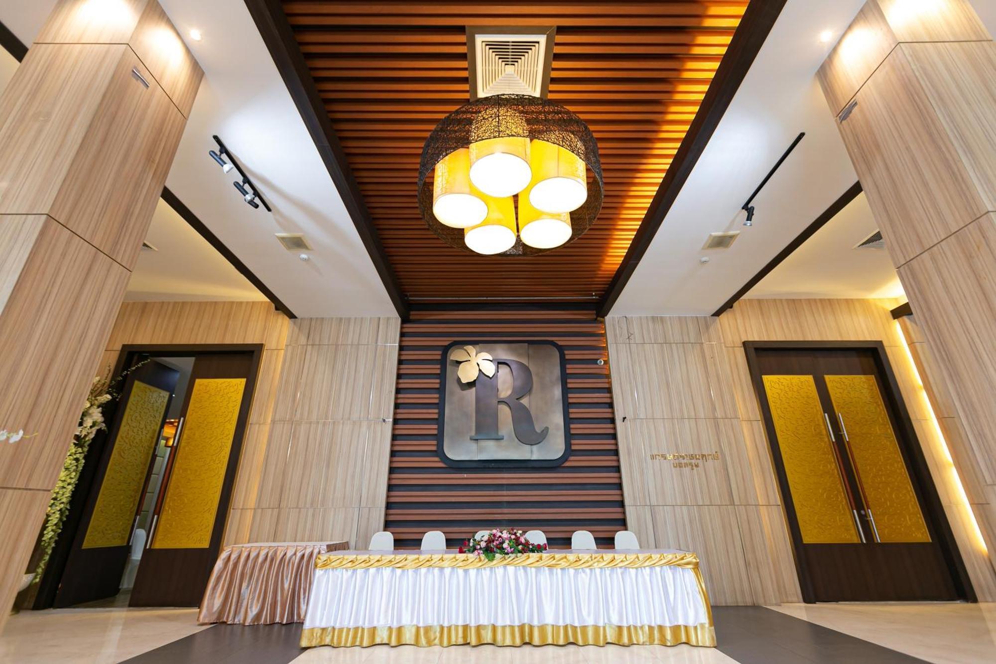 Grand Ratchapruek Hotel Pak Kret Luaran gambar
